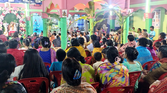  বিনোদপুর বিবেকানন্দ পল্লীতে  শিব পূজা ও জলযাত্রা অনুষ্ঠিত 